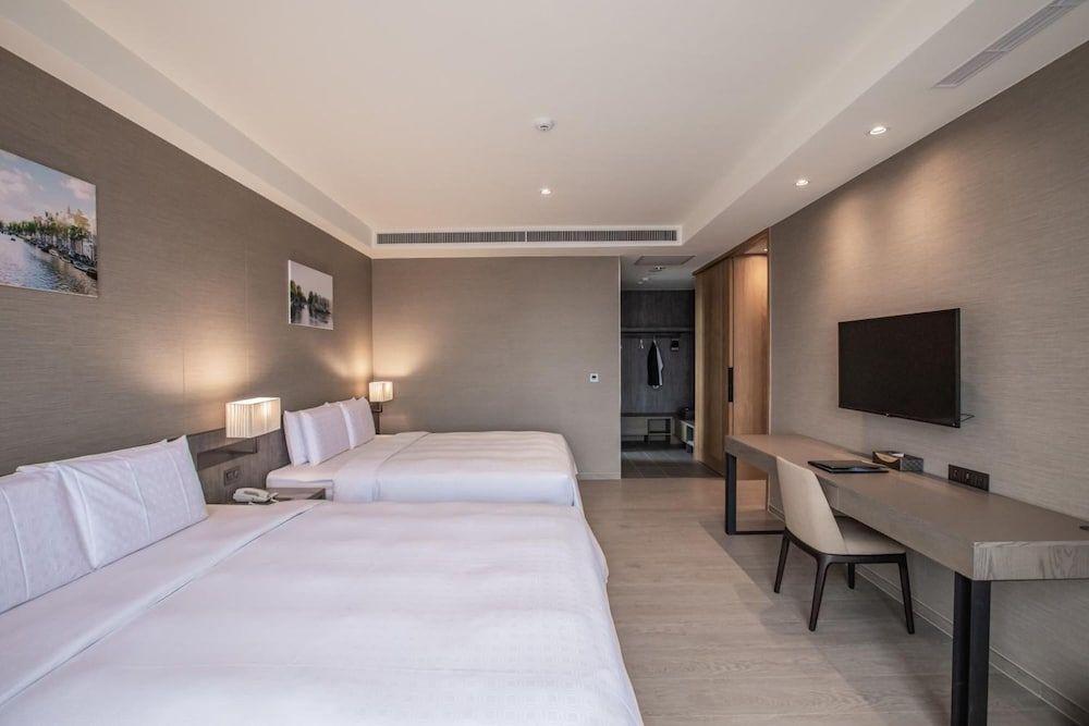 Classic Quadruple Room