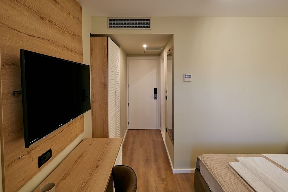 ETER Hotel Standard Double Room 2