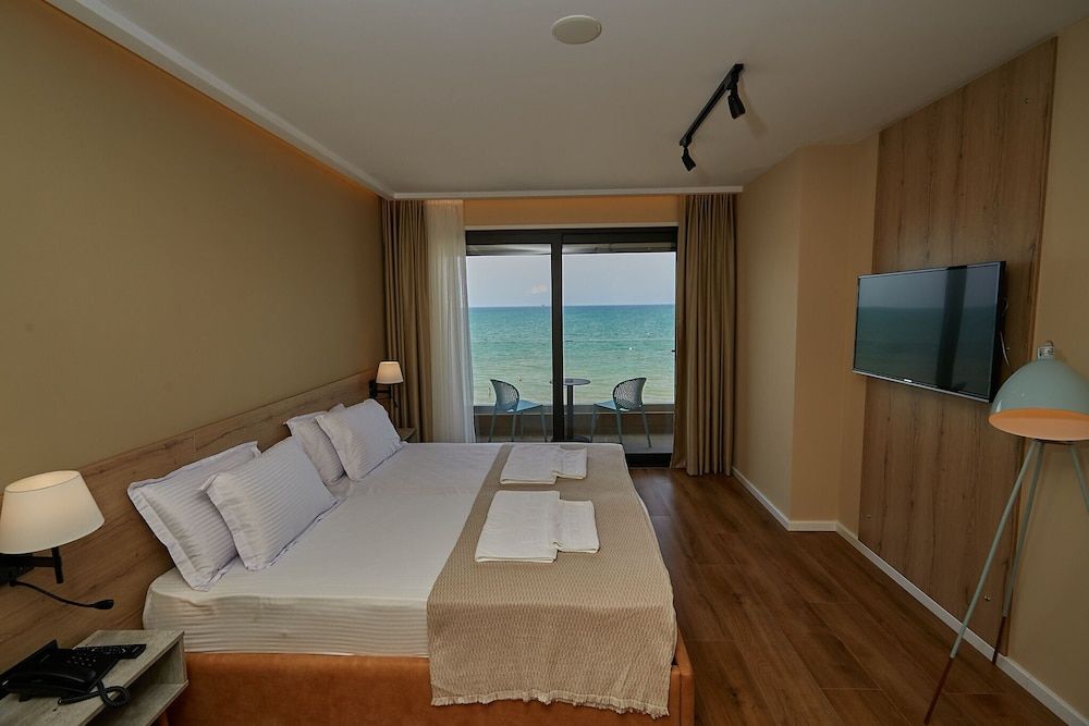 ETER Hotel Deluxe Double Room, Sea View 3
