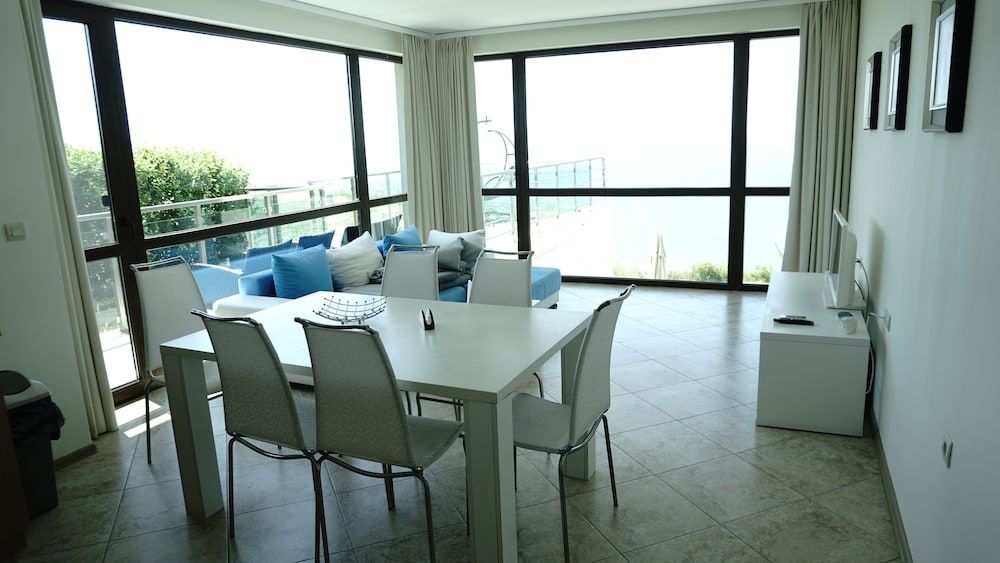Calithea Complex