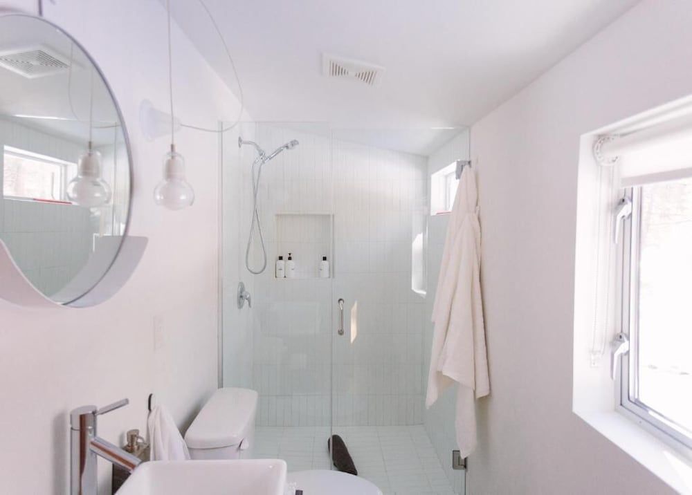 Colorado Lodge Design Cabin, 1 Queen Bed, Garden View (C5) 3