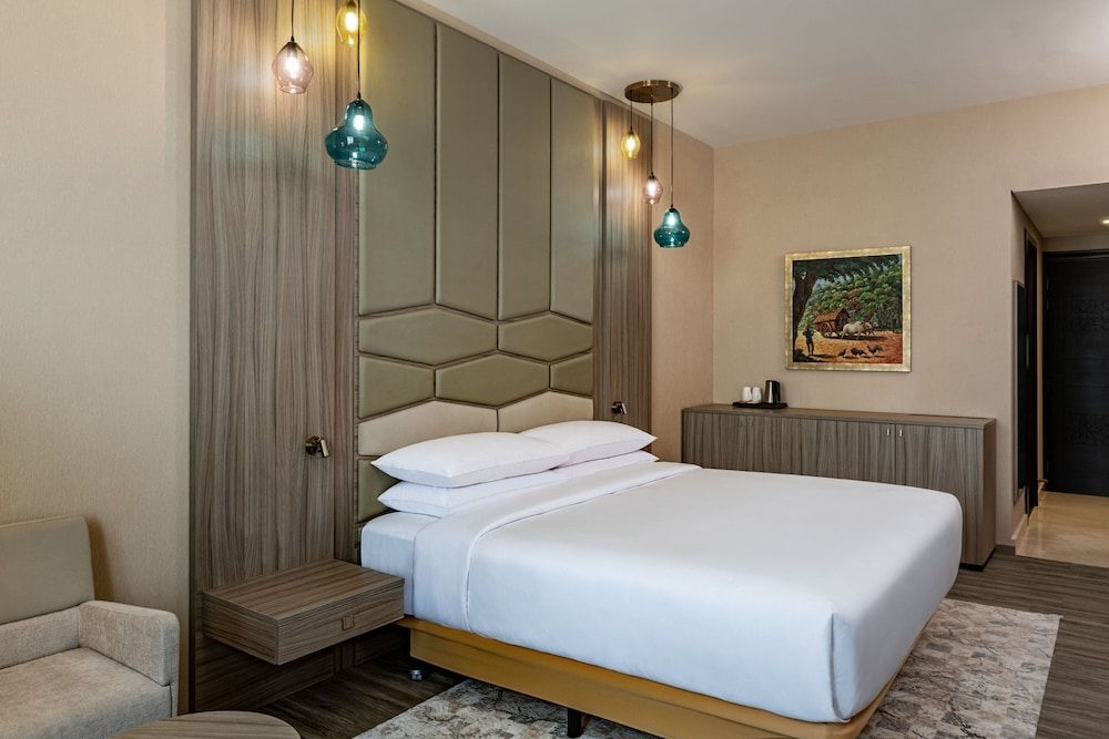 Superior King Bed, (Comp. Shuttle to DMCC Metro, Marina Mall & JBR, 20% off on F&B outlet)