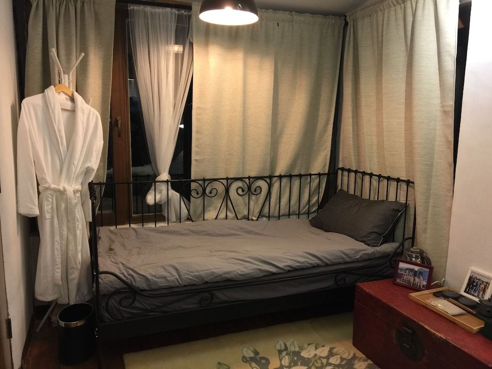 East Inn Design Triple Room 3