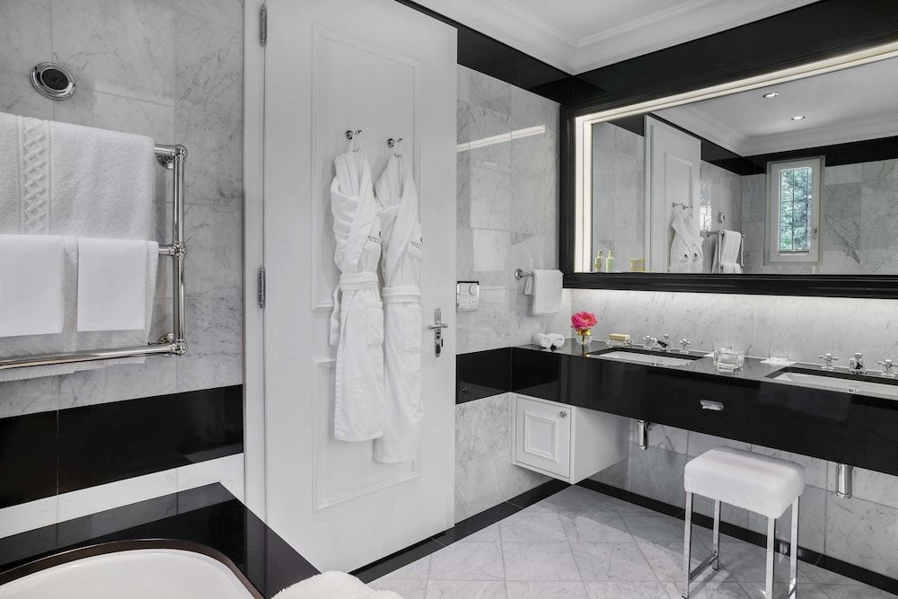 Badrutt's Palace Hotel Superior Double Room, Lake View 3