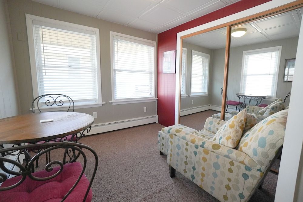 North Beach Hotel Deluxe Double Room 4