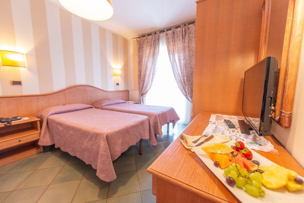 Hotel Kyrton Standard Double or Twin Room 8