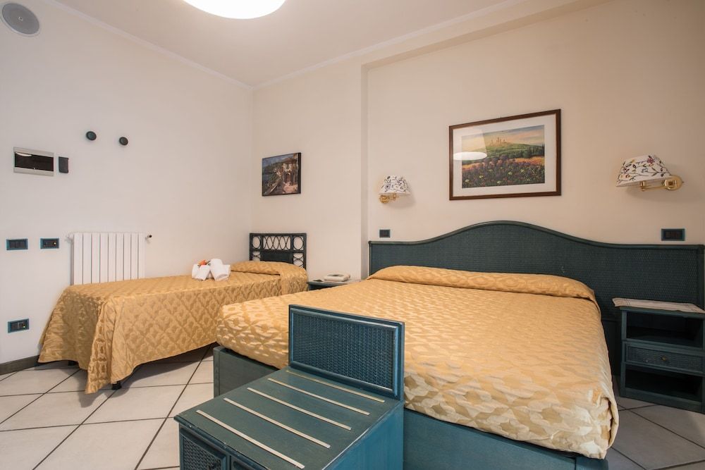 Hotel Kyrton Standard Triple Room, Balcony 2