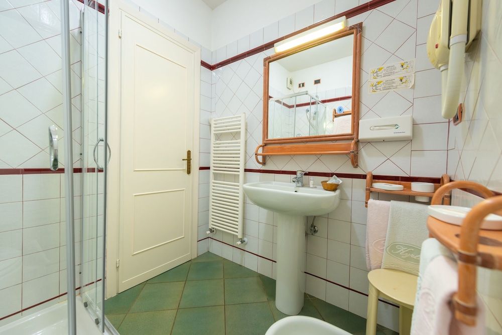 Hotel Kyrton Standard Double or Twin Room 10