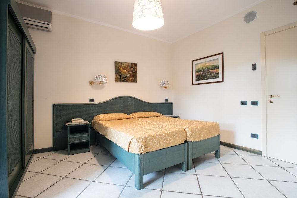 Hotel Kyrton Standard Double or Twin Room 9