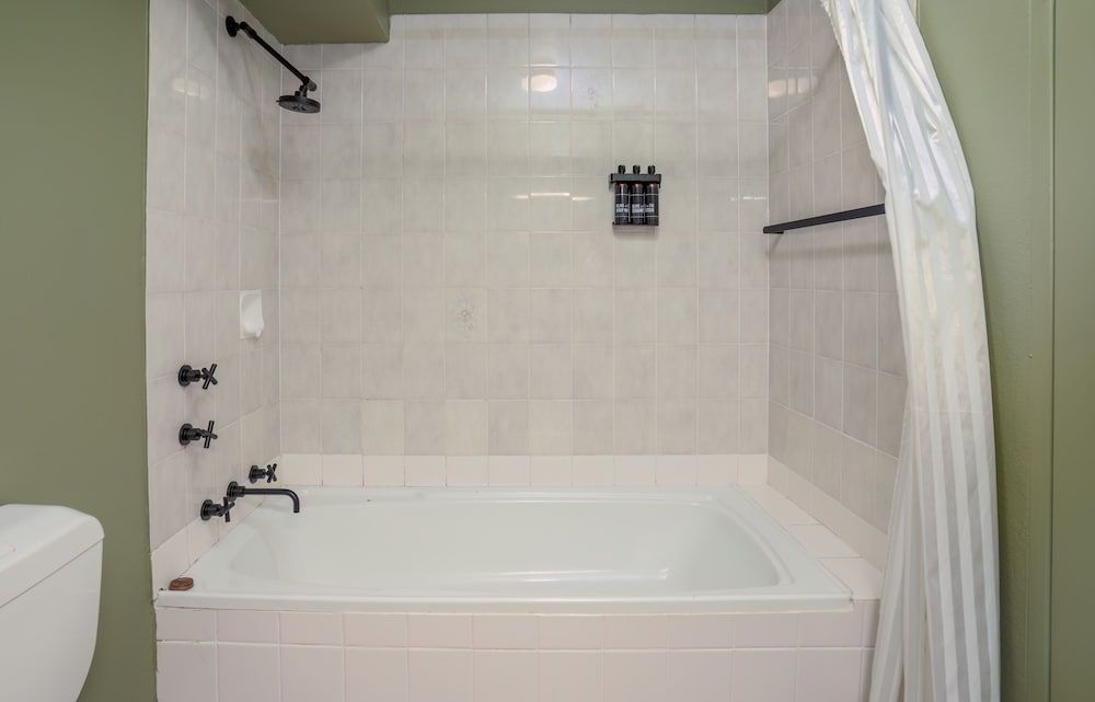 All Seasons Motel Armidale One Bedroom Apartment 7