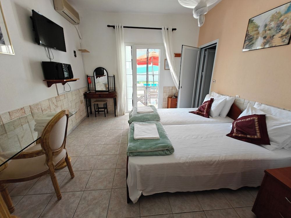 Family Suite, 2 Bedrooms, Private Pool, Beachfront (private pool from 20.06.2024 on)