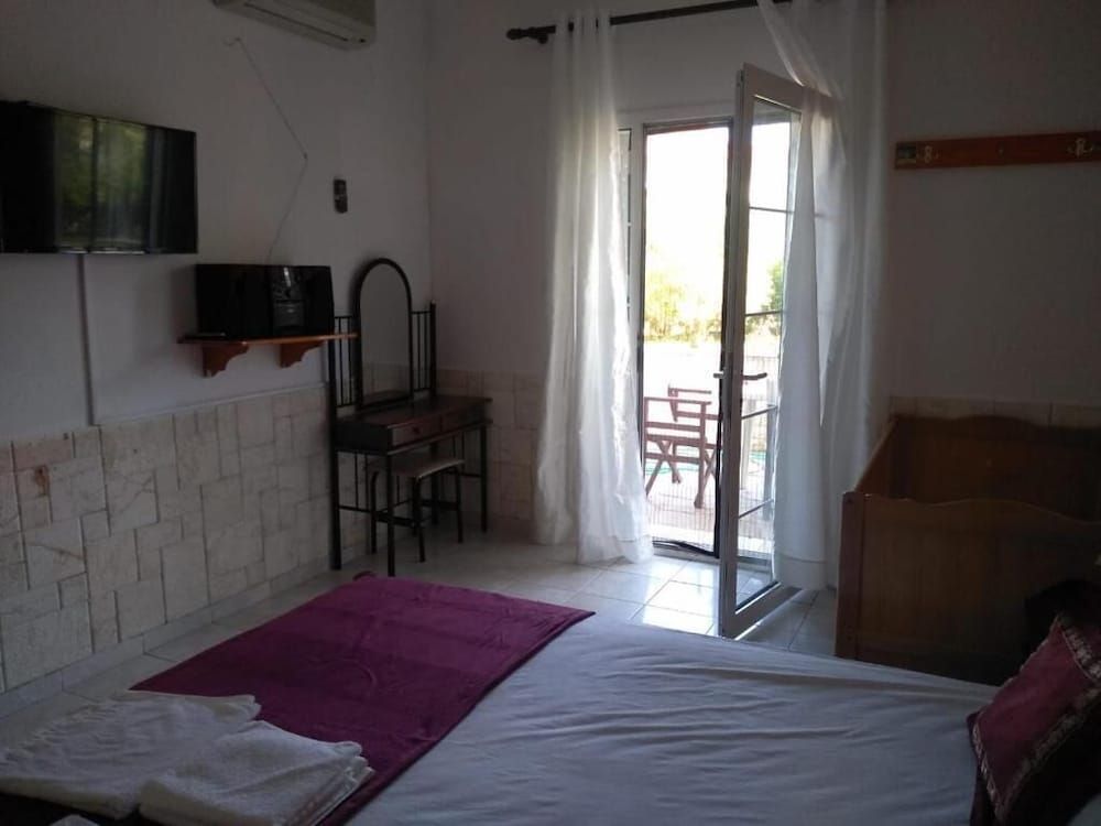 Junior Suite, 1 Queen Bed, Roll-in Shower, Private Pool (private Pool from 20.06.2024 on)