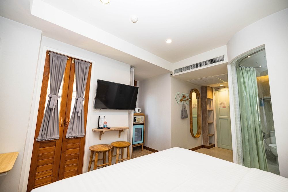 Pastell Oldtown Chiang Mai Deluxe Double Room With Balcony 3