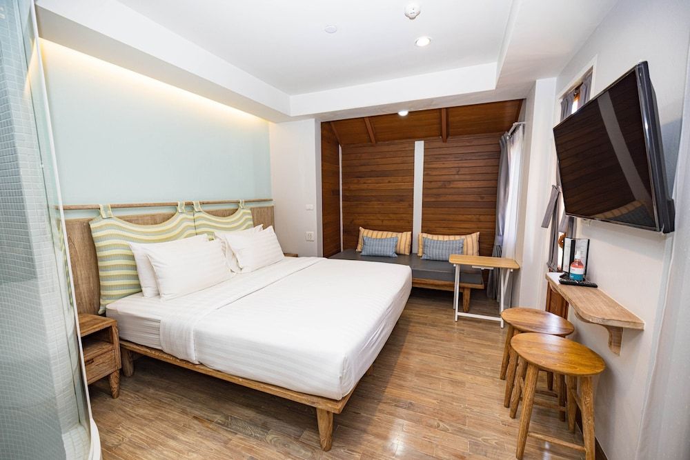 Pastell Oldtown Chiang Mai Deluxe Double Room With Balcony 5