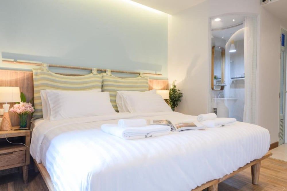 Pastell Oldtown Chiang Mai Deluxe Double Room With Balcony 10