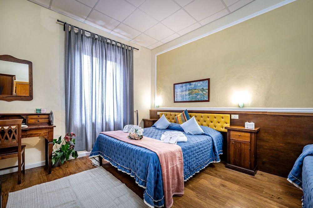 Hotel Minerva Classic Triple Room 5