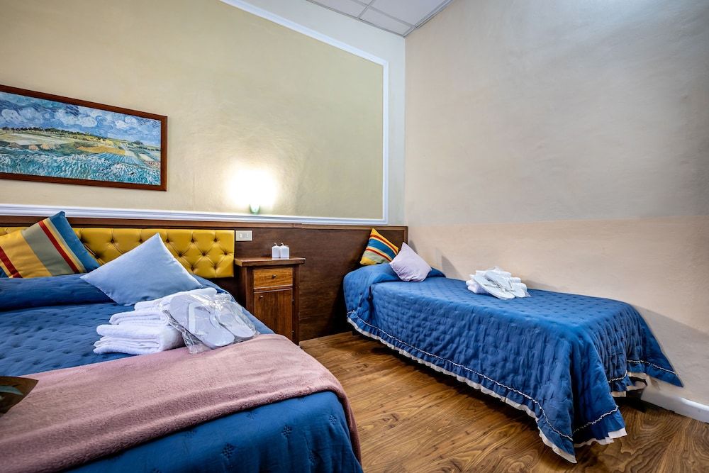 Hotel Minerva Classic Triple Room 4