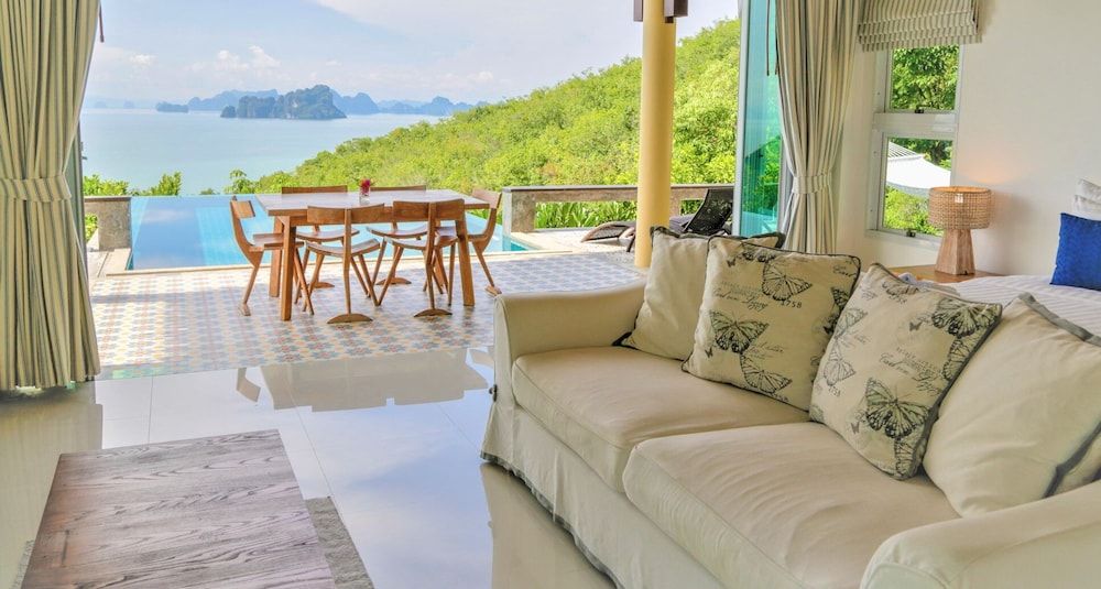 Hilltop Pool Villa 1