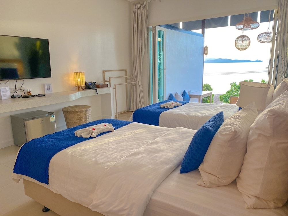 Deluxe Sea View Twin