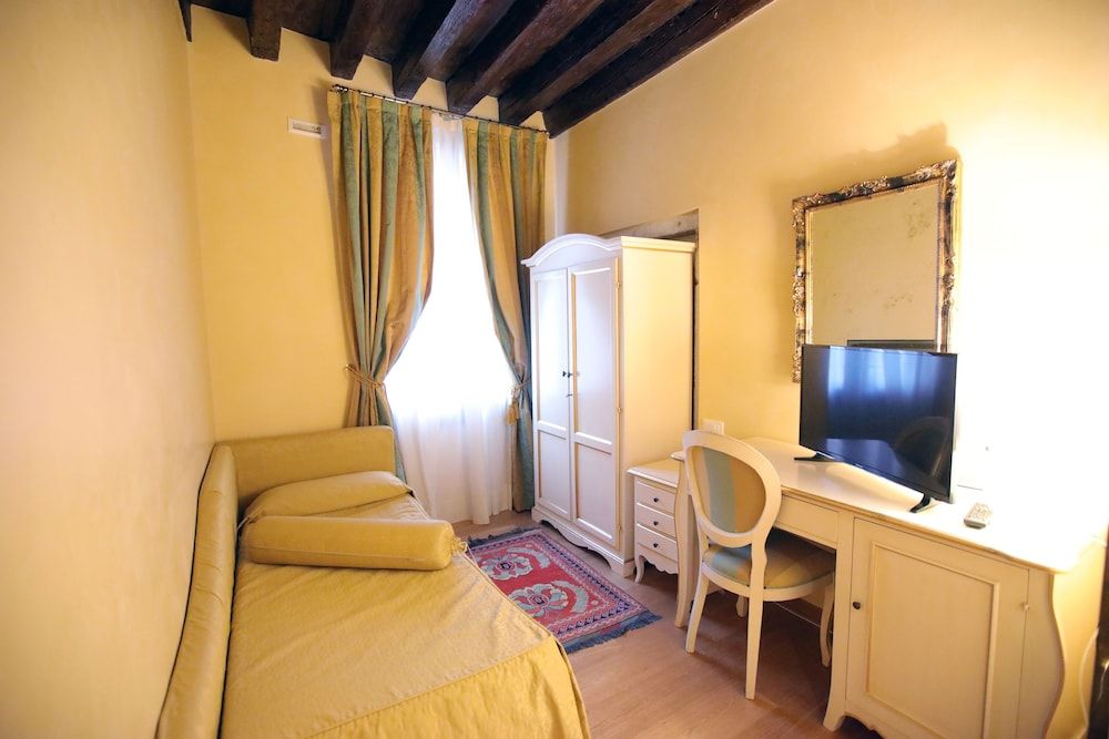 Alla Vigna - Room Only Triple Room, Canal View 4