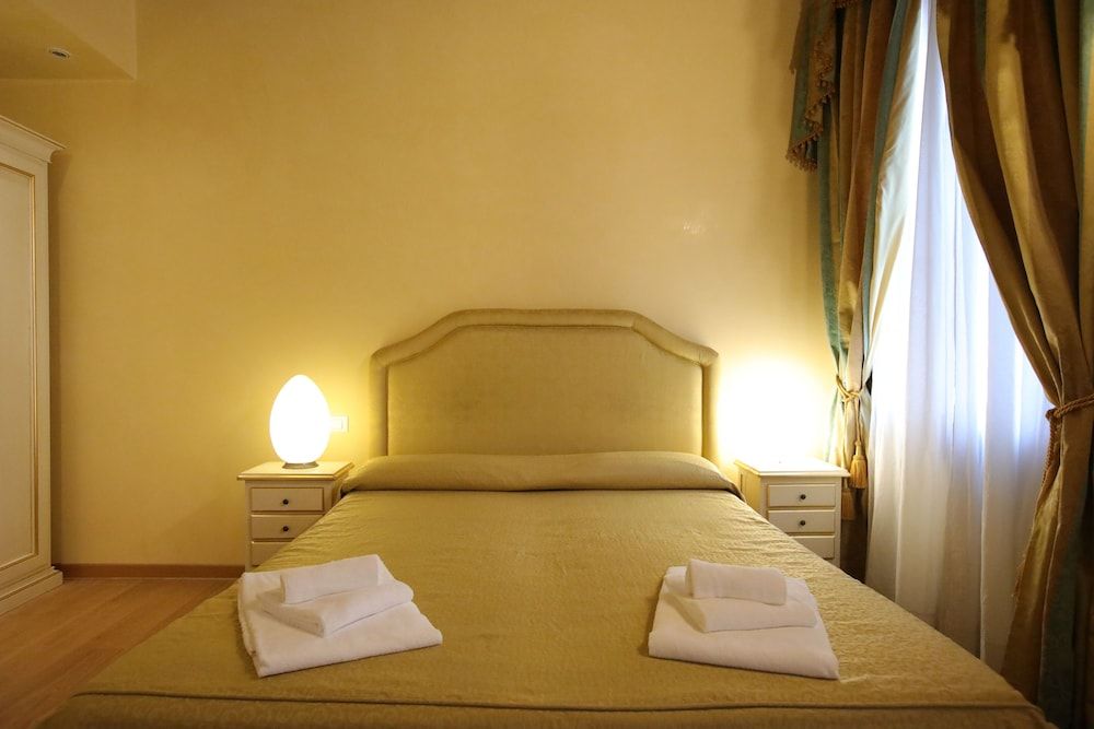 Alla Vigna - Room Only Triple Room, Canal View 8