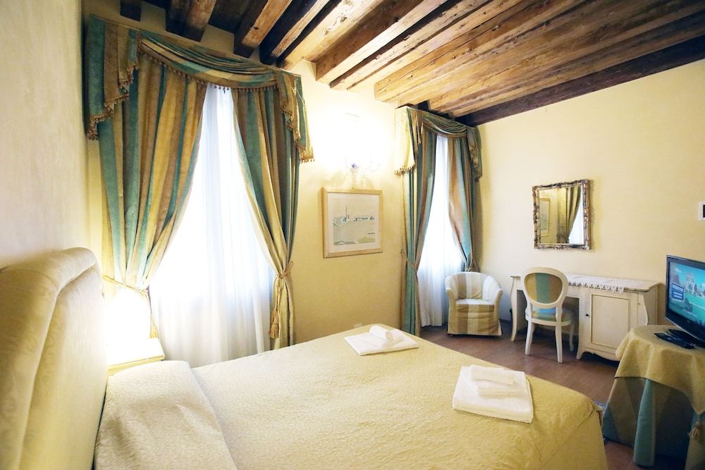 Alla Vigna - Room Only Triple Room, Canal View 2