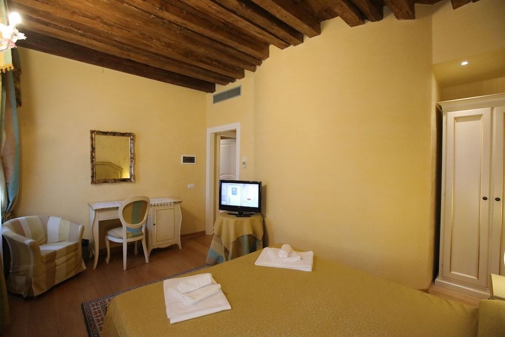 Alla Vigna - Room Only Triple Room, Canal View 7