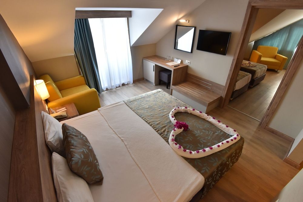 Family Room, 2 Bedrooms, Balcony