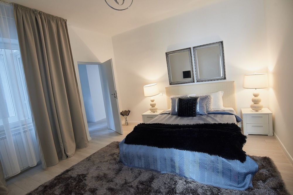 Metropole Apartments Old Town Deluxe Apartment, City View