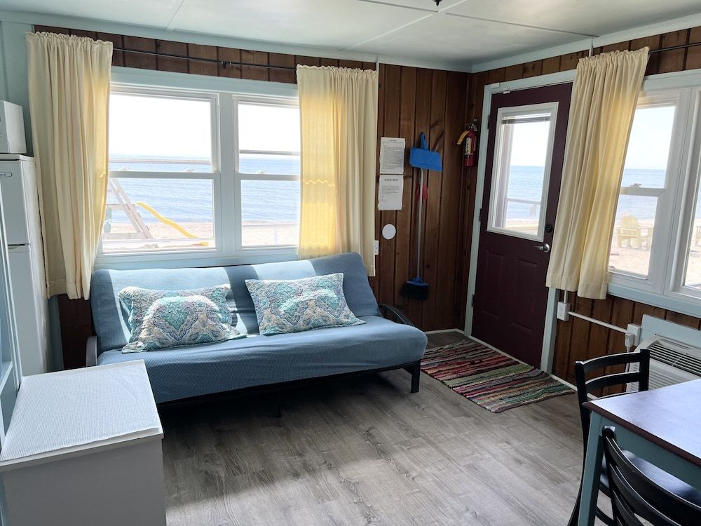 Paradise Beach Resort Deluxe Cottage, 2 Bedrooms, Non Smoking, Beachfront 4