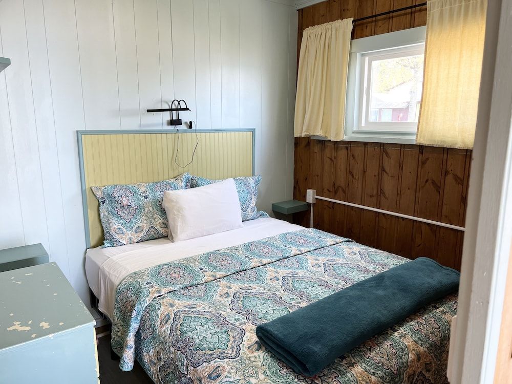 Paradise Beach Resort Deluxe Cottage, 2 Bedrooms, Non Smoking, Beachfront 2