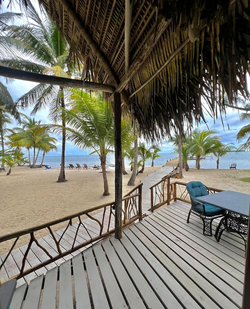 Azure Del Mar Deluxe Room, Beach View 7