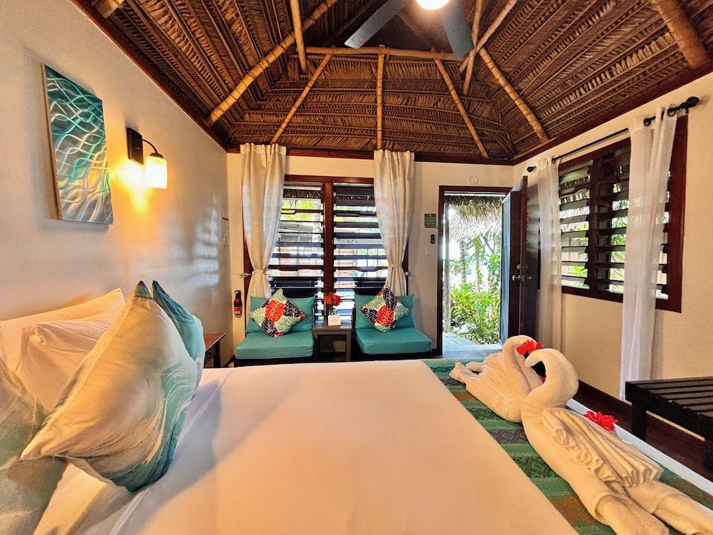 Azure Del Mar Basic Cabin, 1 Queen Bed 5