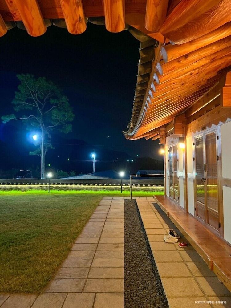 Hwarangroo Family Deluxe Studio, City View 8