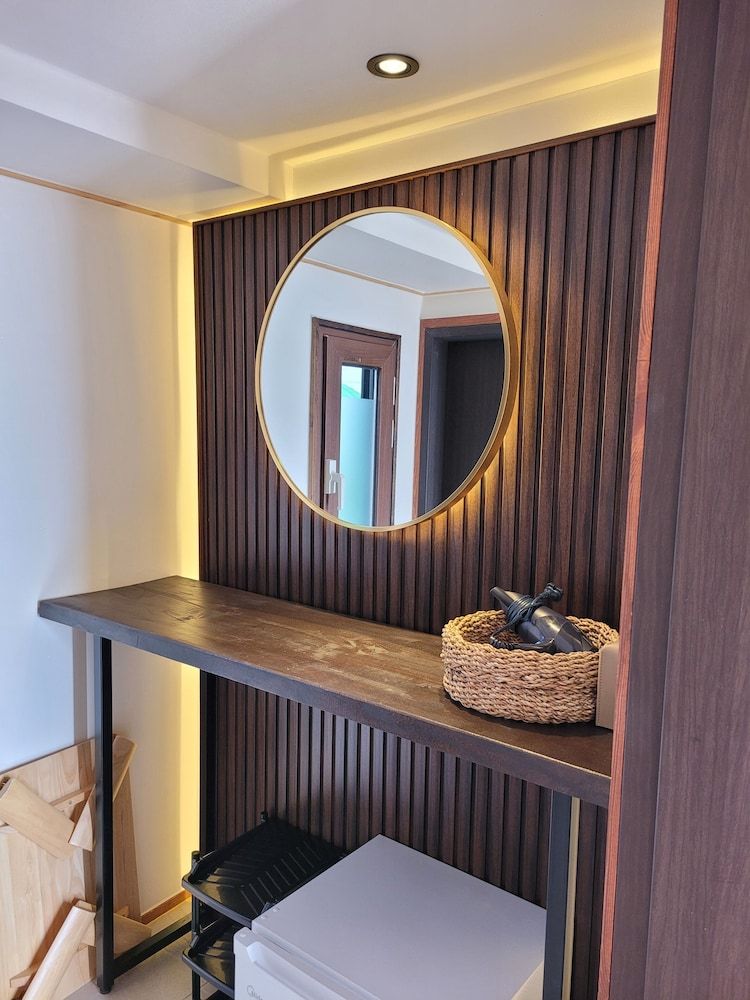 Hwarangroo Family Deluxe Studio, City View 9