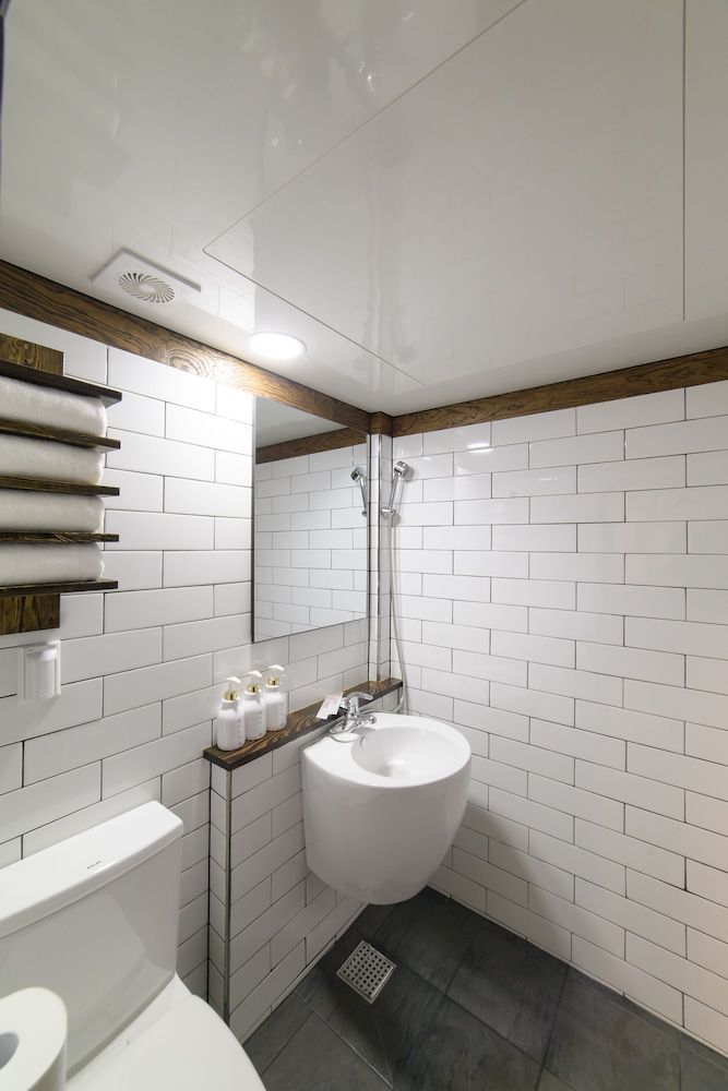 Hwarangroo Double Room 17