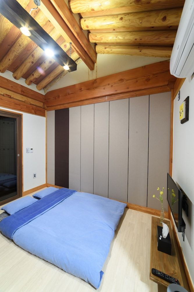 Hwarangroo Double Room 3