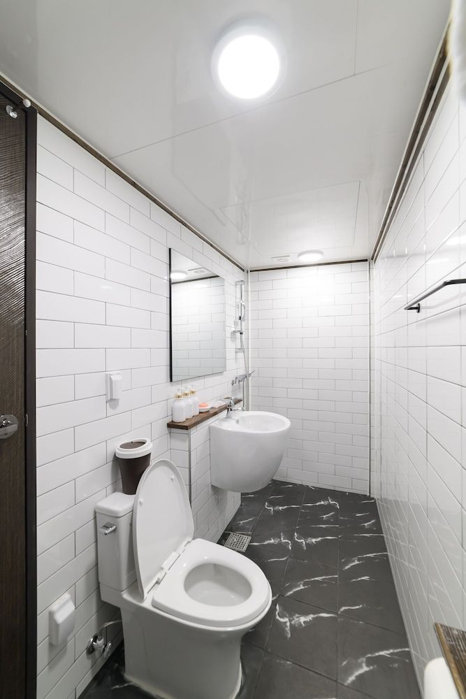 Hwarangroo Family Deluxe Studio, City View 12