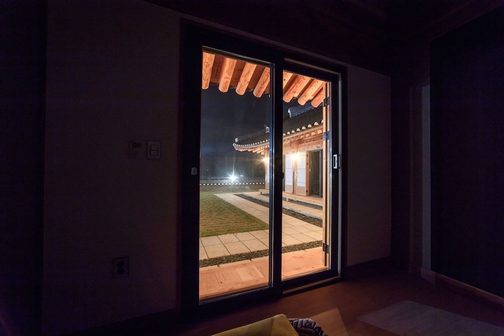 Hwarangroo Double Room 15