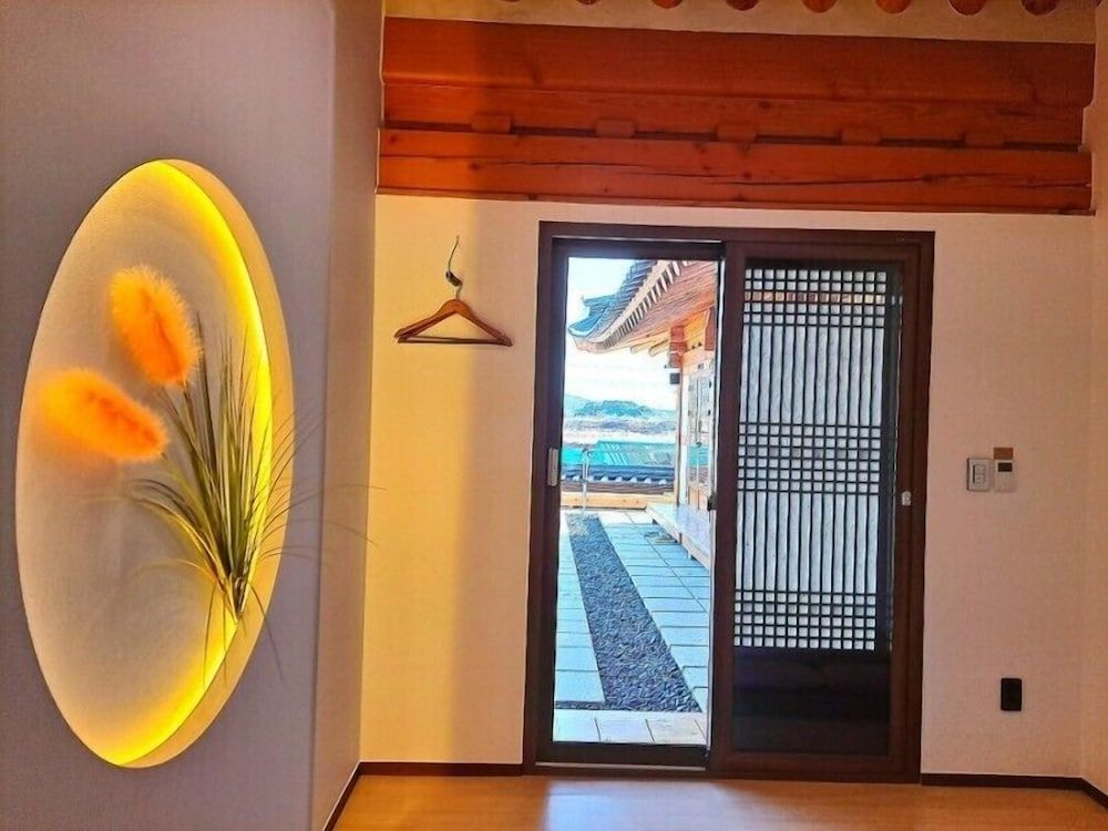 Hwarangroo Double Room 8