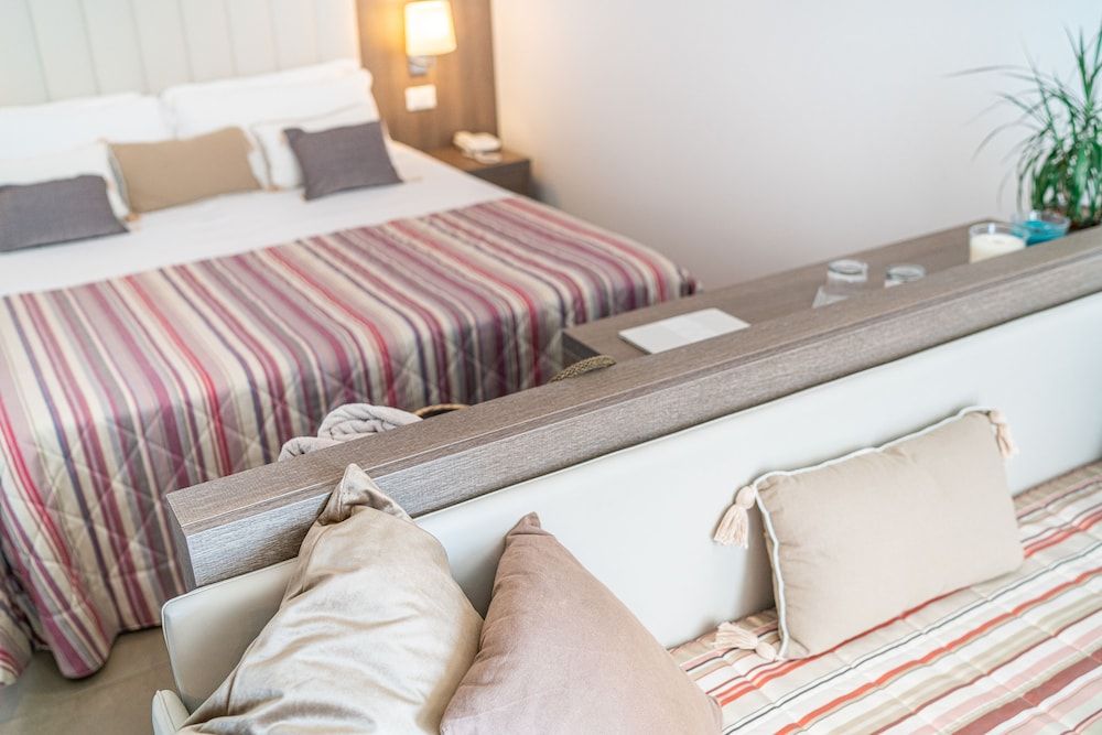 Superior Quadruple Room, Partial Sea View