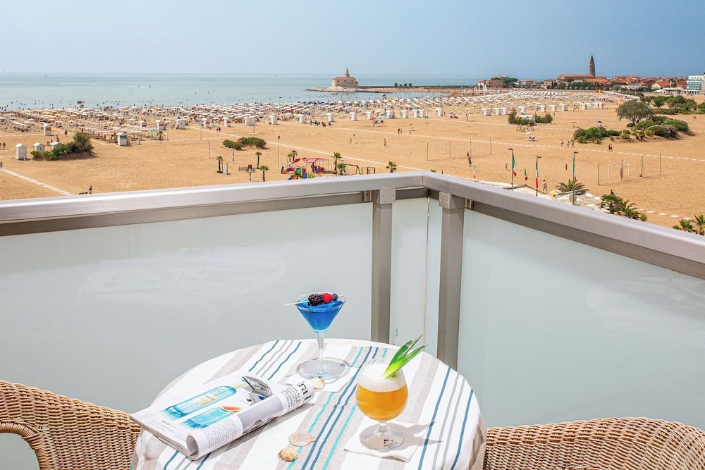 Classic Triple Room, Sea View