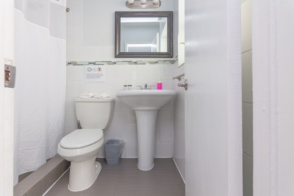 Boutique Apartments Miami Basic Studio (Unit 2A) 4