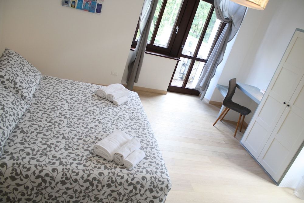 Casa Mia - NO Reception Deluxe Apartment, 1 Bedroom, Balcony, City View 2