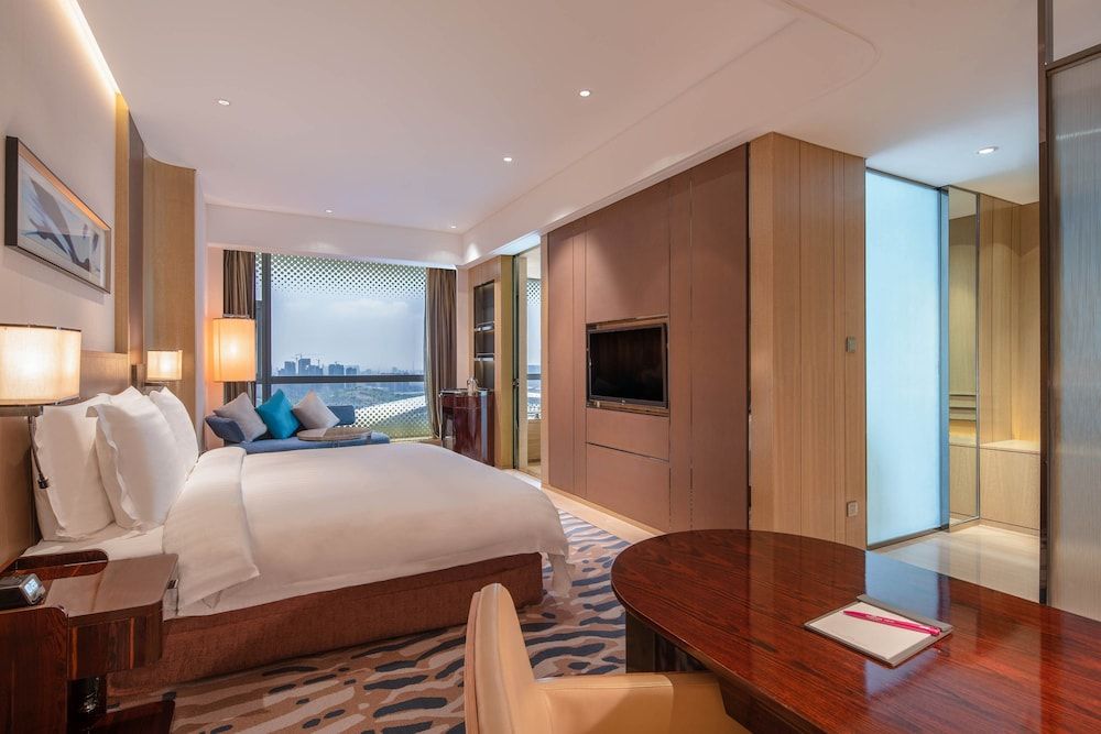 Standard Room, 1 King Bed (High Floor)