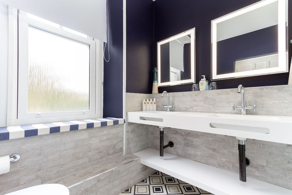 Glencree Luxury Double Room, Ensuite, River View (Superior Lakeland King ) 5