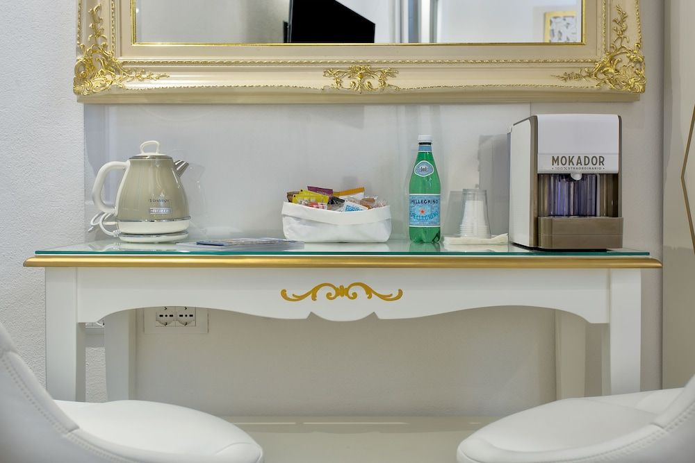 Cà Patron Superior Double Room 8