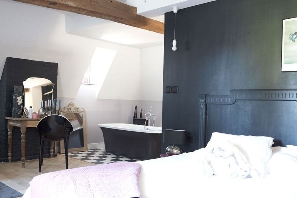 Maison Mathilde Superior Suite, Ensuite, Garden View 6