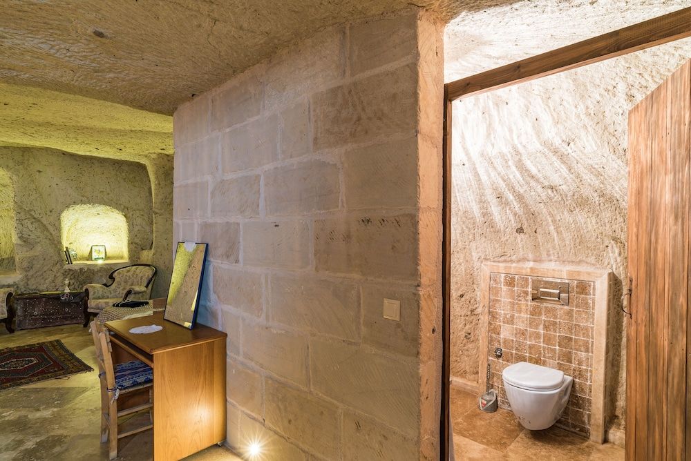 Atillas Cave Hotel Quadruple Room 6