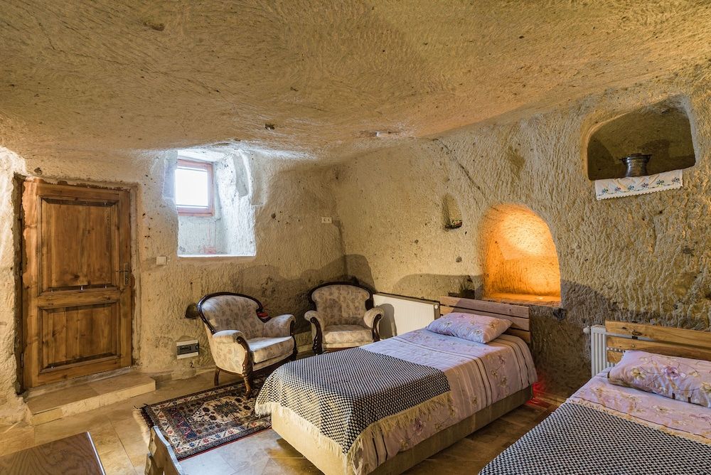 Atillas Cave Hotel Quadruple Room 2